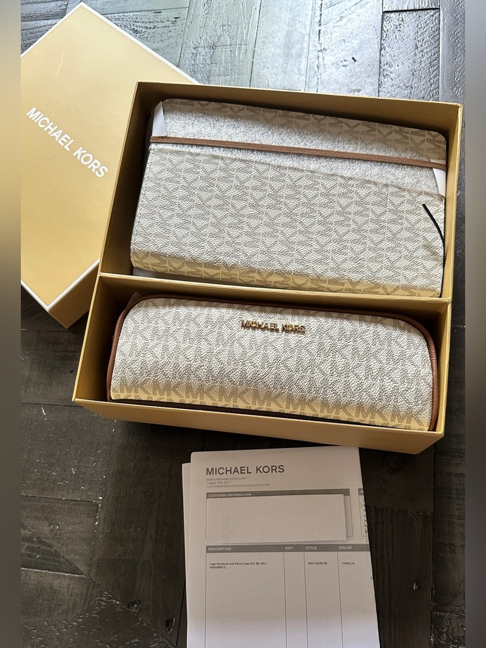Michael Kors logo notebook and pencil case gift set - Picture 7 of 7